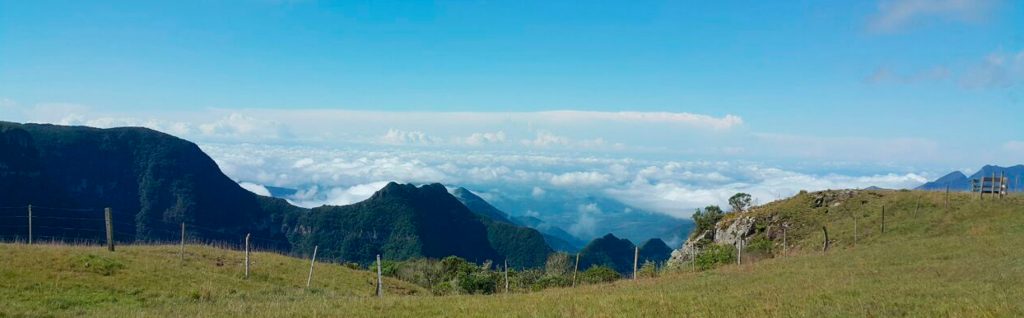 Os encantos do sul em trilhas de serra. Muita beleza natural em uma aventura diferenciada.
